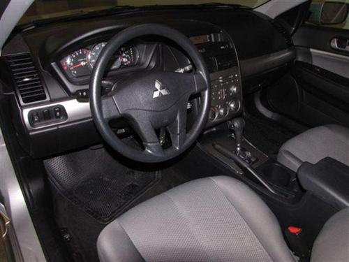 Mitsubishi Galant 2010 photo 1