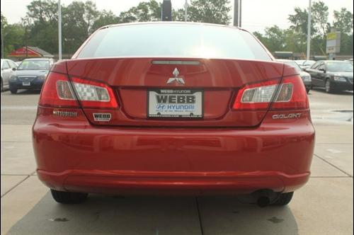 Mitsubishi Galant 2010 photo 1