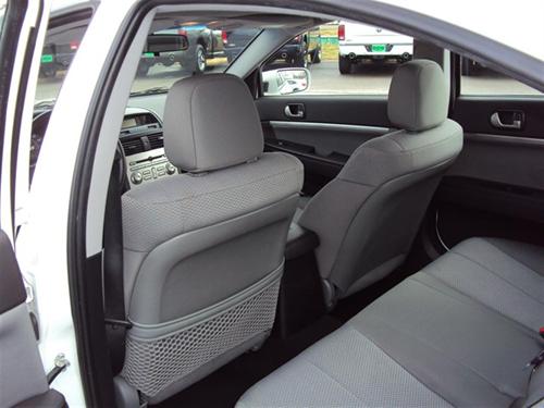 Mitsubishi Galant 2010 photo 3