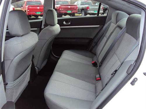 Mitsubishi Galant 2010 photo 4