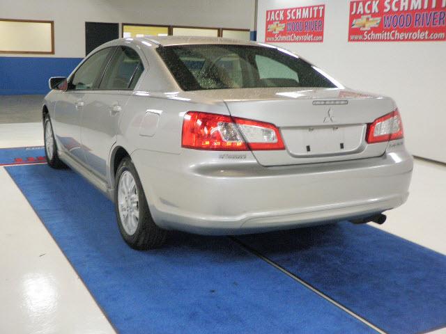 Mitsubishi Galant 2010 photo 2