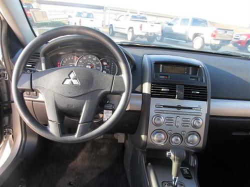 Mitsubishi Galant 2010 photo 4