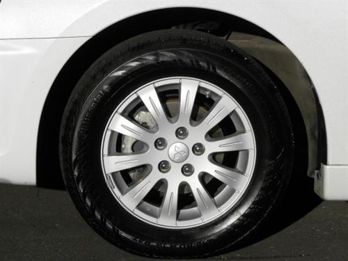 Mitsubishi Galant 2010 photo 2