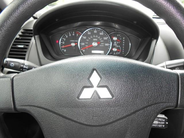 Mitsubishi Galant 2010 photo 10