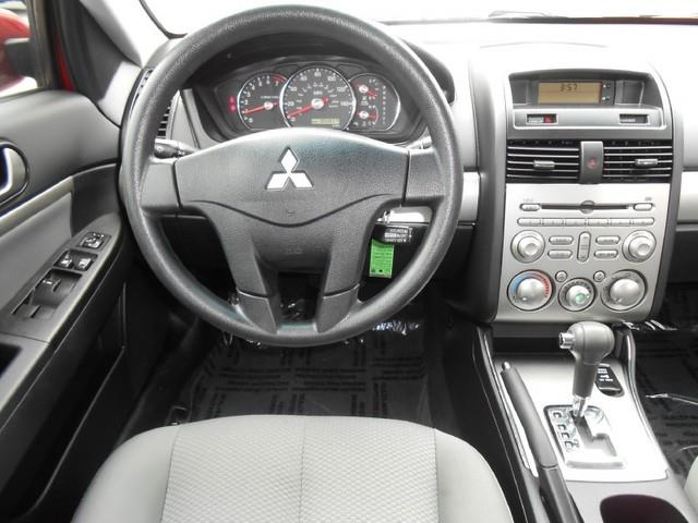 Mitsubishi Galant 2010 photo 12