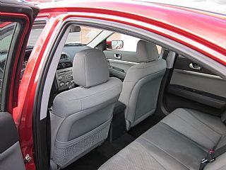 Mitsubishi Galant 2010 photo 4