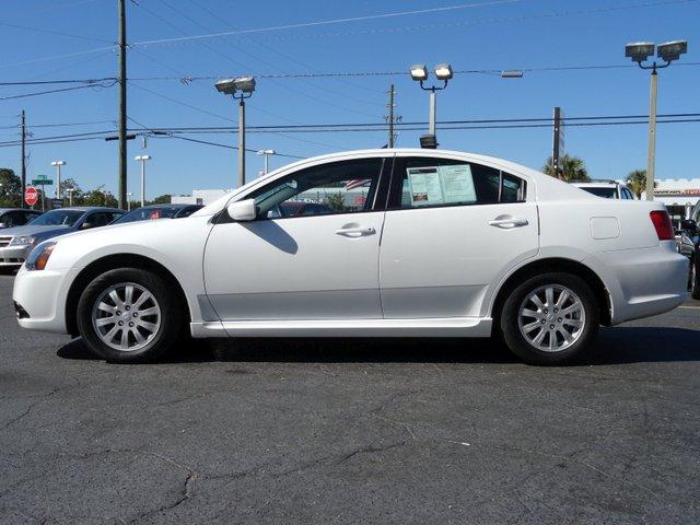 Mitsubishi Galant 2010 photo 1