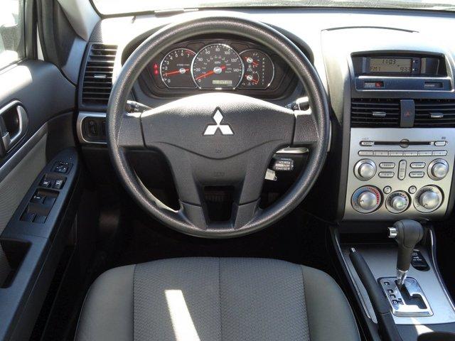 Mitsubishi Galant 2010 photo 4