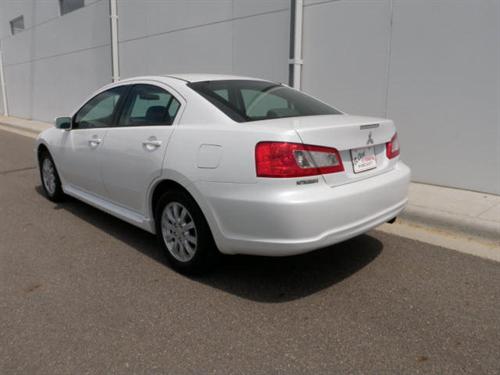 Mitsubishi Galant 2010 photo 2