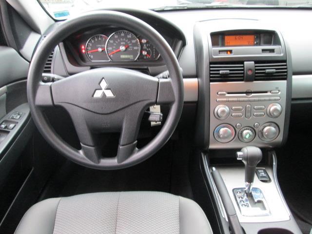Mitsubishi Galant 2010 photo 10