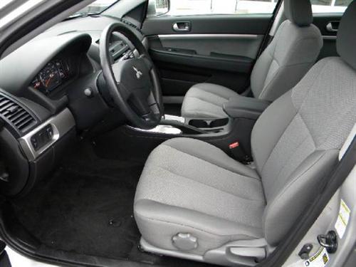 Mitsubishi Galant 2010 photo 2