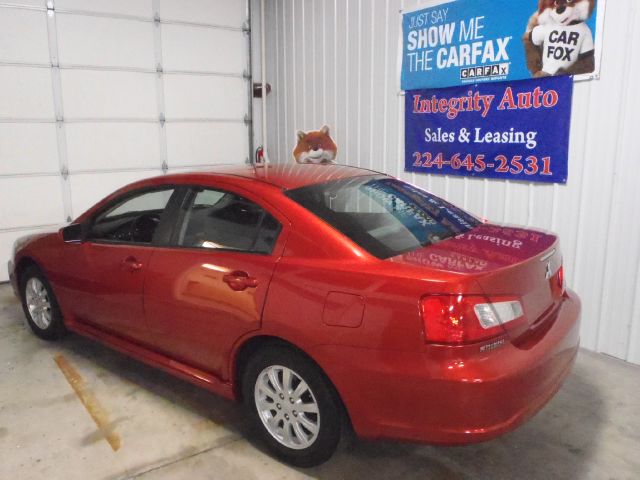 Mitsubishi Galant 2010 photo 1