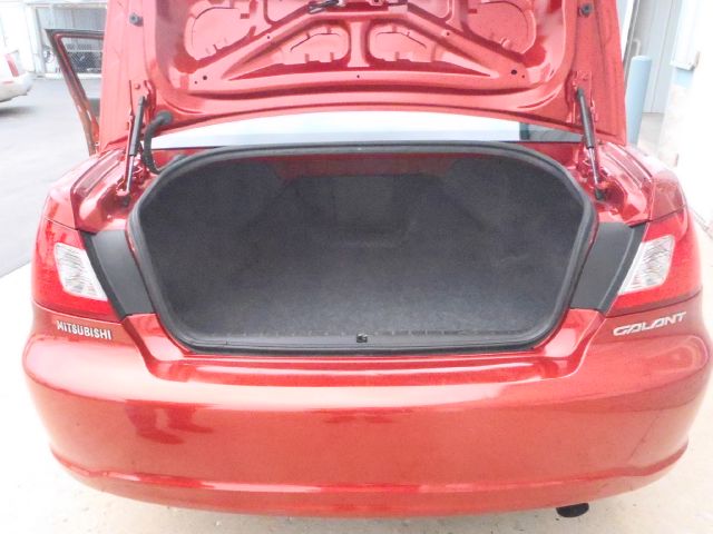 Mitsubishi Galant 2010 photo 16