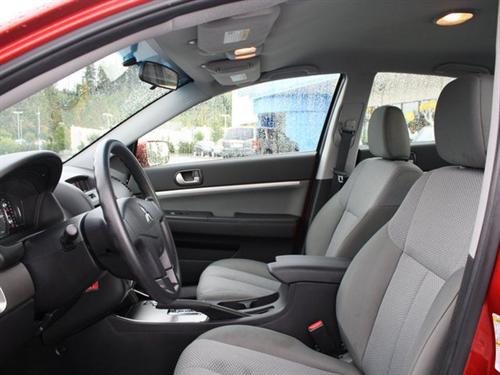 Mitsubishi Galant 2010 photo 1