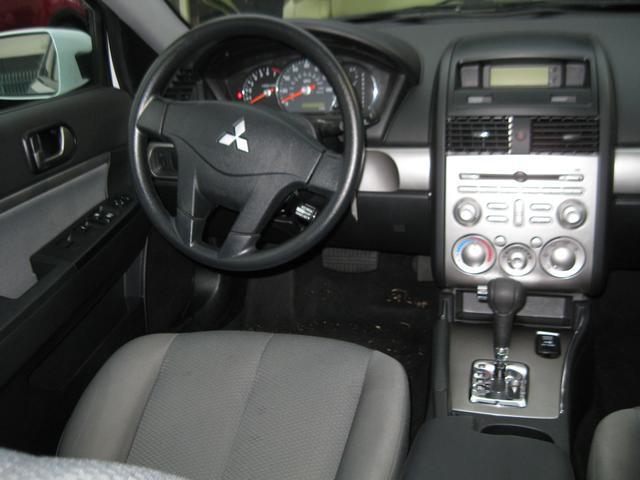 Mitsubishi Galant 2010 photo 1