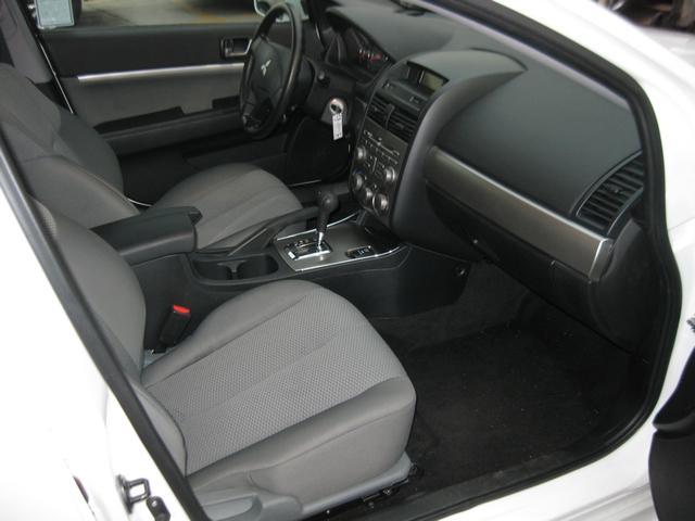 Mitsubishi Galant 2010 photo 3