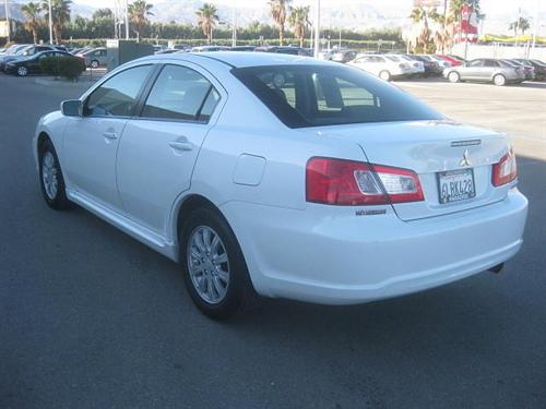 Mitsubishi Galant 2010 photo 1
