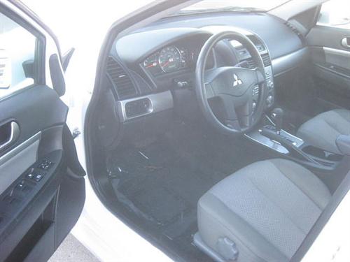 Mitsubishi Galant 2010 photo 2