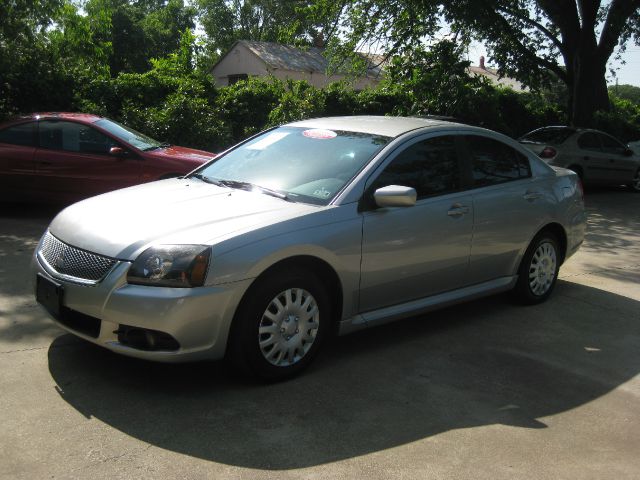 Mitsubishi Galant 2010 photo 2