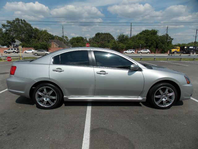 Mitsubishi Galant 2010 photo 1