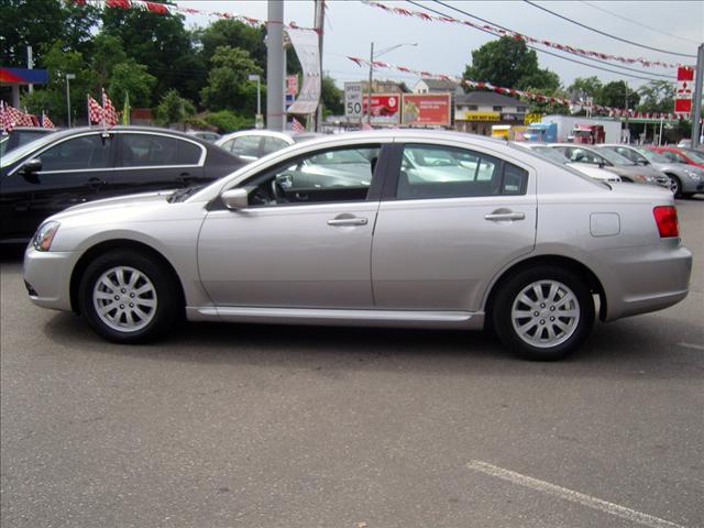 Mitsubishi Galant 2010 photo 1