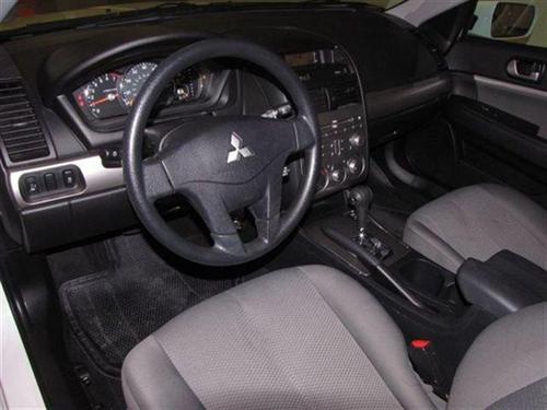 Mitsubishi Galant 2010 photo 3