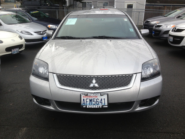 Mitsubishi Galant 2010 photo 2