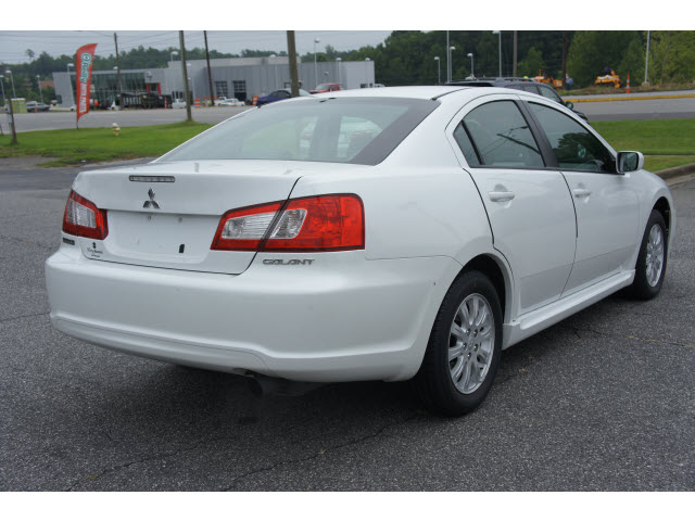 Mitsubishi Galant 2010 photo 4