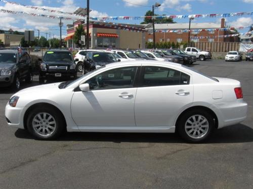 Mitsubishi Galant 2010 photo 1