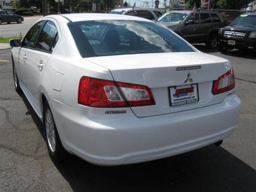 Mitsubishi Galant 2010 photo 2