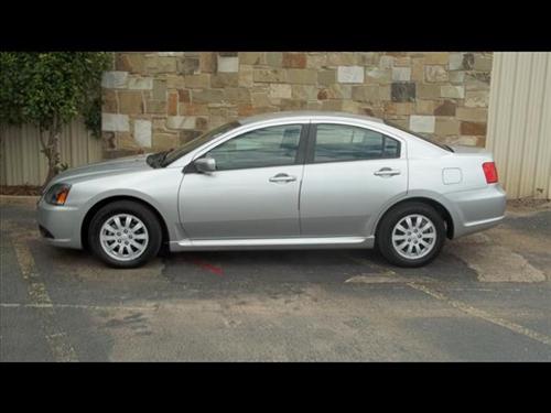 Mitsubishi Galant 2010 photo 2