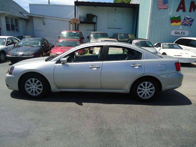 Mitsubishi Galant 2011 photo 1
