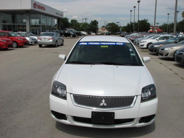 Mitsubishi Galant 2011 photo 1