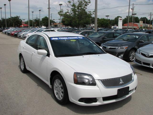 Mitsubishi Galant 2011 photo 2