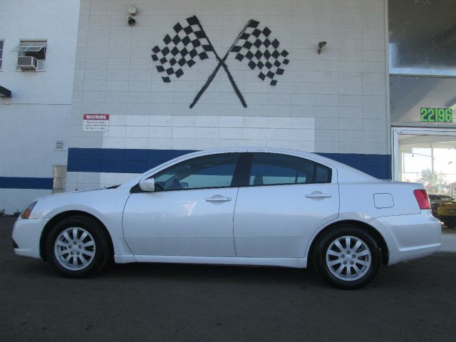 Mitsubishi Galant 2011 photo 1
