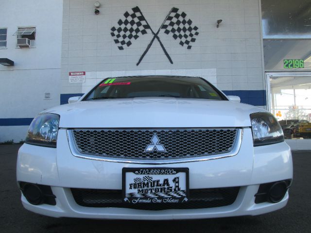Mitsubishi Galant 2011 photo 3