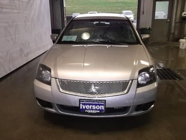 Mitsubishi Galant 2011 photo 1