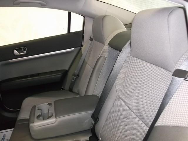 Mitsubishi Galant 2011 photo 2