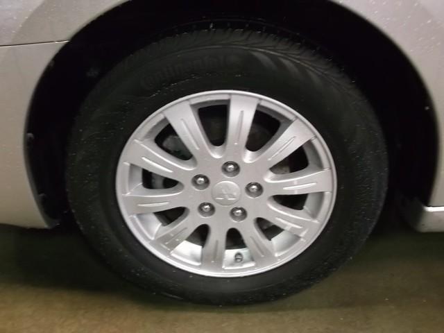 Mitsubishi Galant 2011 photo 4