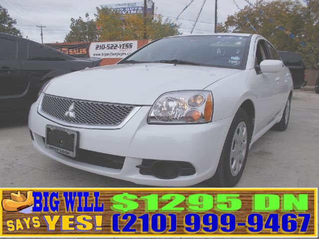 Mitsubishi Galant 2012 photo 2