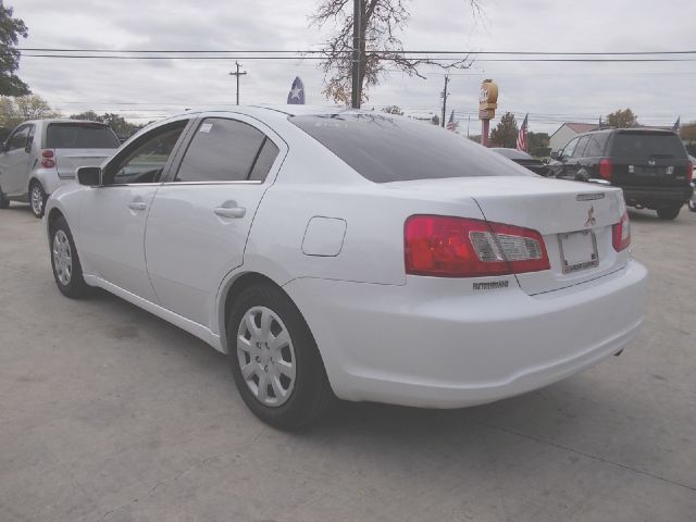 Mitsubishi Galant 2012 photo 3