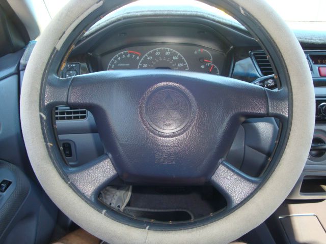 Mitsubishi Lancer 2002 photo 2