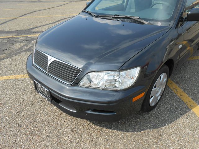 Mitsubishi Lancer 2002 photo 2