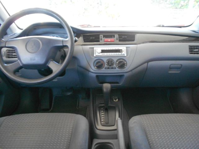 Mitsubishi Lancer 2002 photo 2