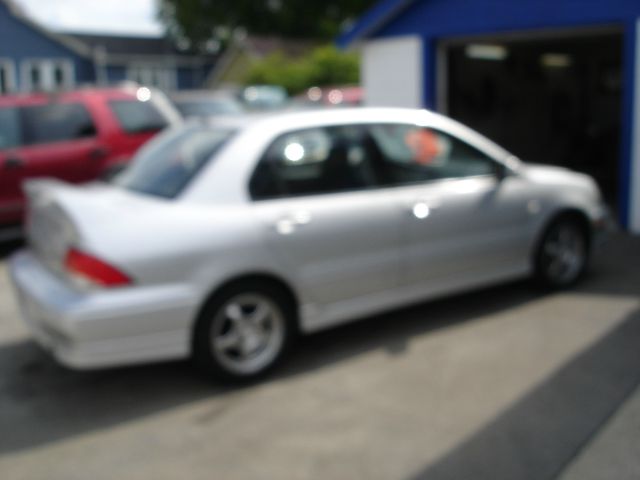 Mitsubishi Lancer 2002 photo 2
