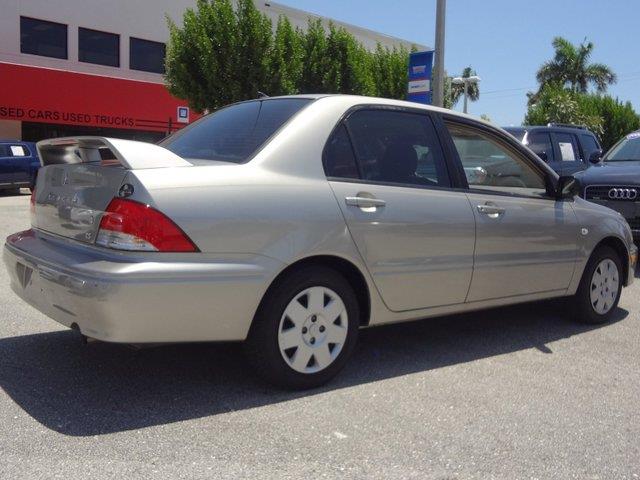 Mitsubishi Lancer LW2 Sedan