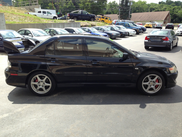 Mitsubishi Lancer 1500 Quad Cab SLT+ 4x4 Sedan