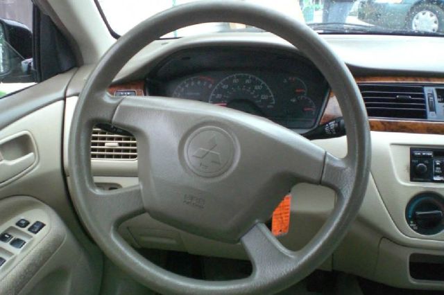 Mitsubishi Lancer LW2 Sedan