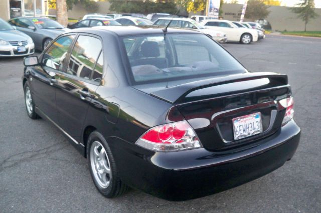 Mitsubishi Lancer 2004 photo 2