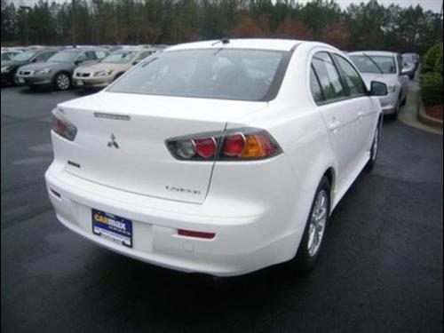 Mitsubishi Lancer 2010 photo 2